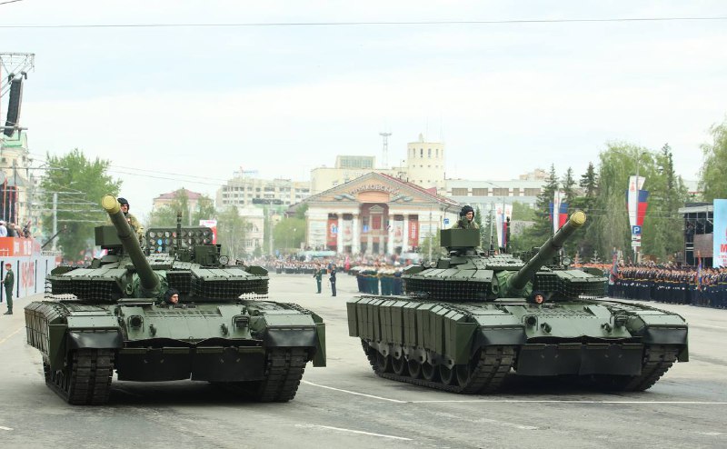 В Омске впервые показали модернизированную боевую технику на параде ко Дню Победы В Омске впервые показали модернизированную боевую технику на параде ко Дню Победы