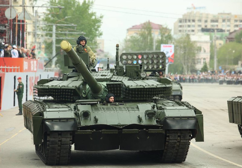 В Омске впервые показали модернизированную боевую технику на параде ко Дню Победы В Омске впервые показали модернизированную боевую технику на параде ко Дню Победы