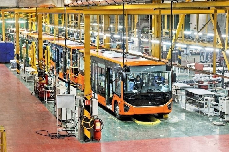 Снижение продаж новых автобусов в России за апрель 2025 года