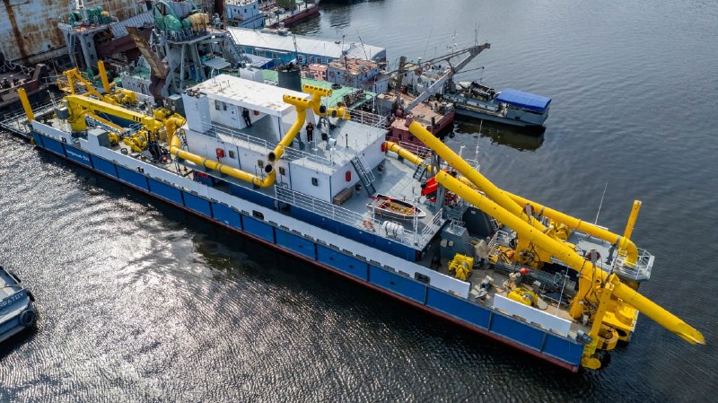 Передача землесоса «Амурский-203» в эксплуатацию для внутренних водных путей