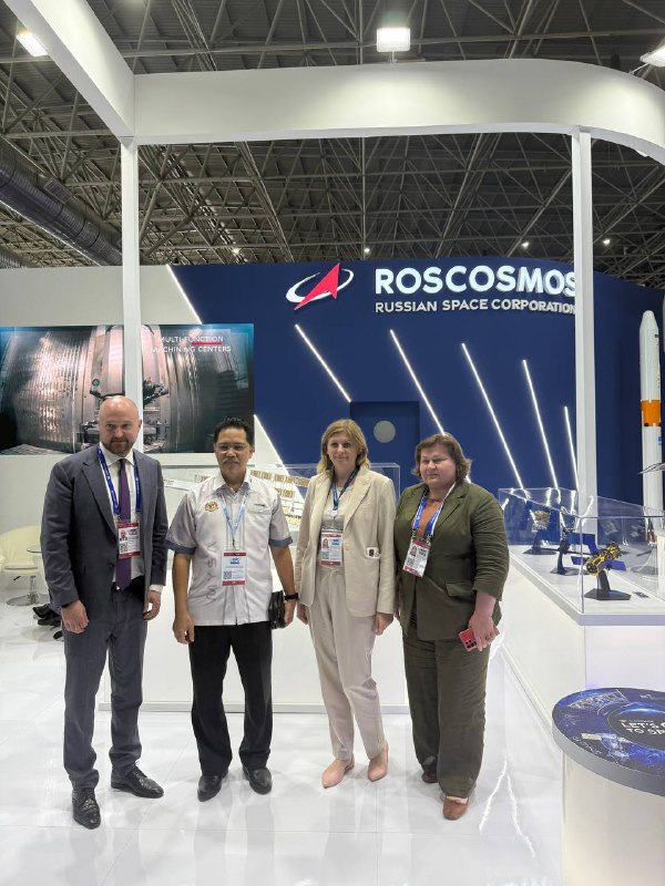 Роскосмос представил свои достижения на международной выставке LIMA-2025 и обсудил космическое сотрудничество с Малайзией Роскосмос представил свои достижения на международной выставке LIMA-2025 и обсудил космическое сотрудничество с Малайзией