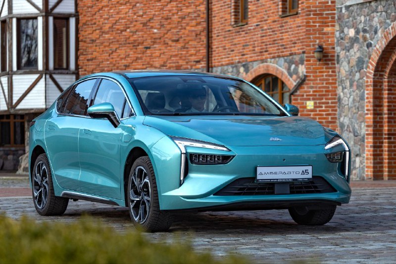 Обновленный электроседан Amberauto A5 с новыми опциями и расширенной комплектацией