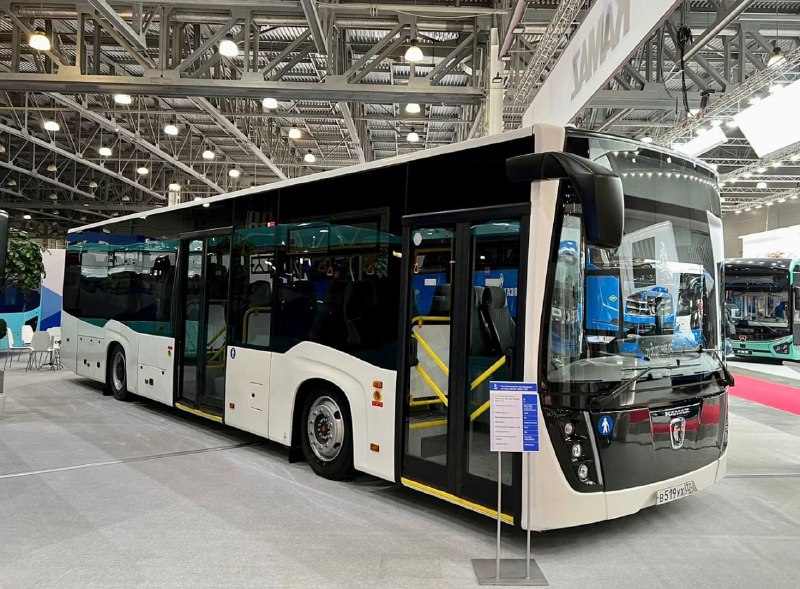КамАЗ продемонстрировал новый автобус с российской автоматической коробкой от Aurus