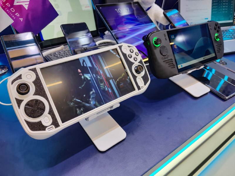 Российская компания Fplus анонсирует прототип портативной игровой консоли