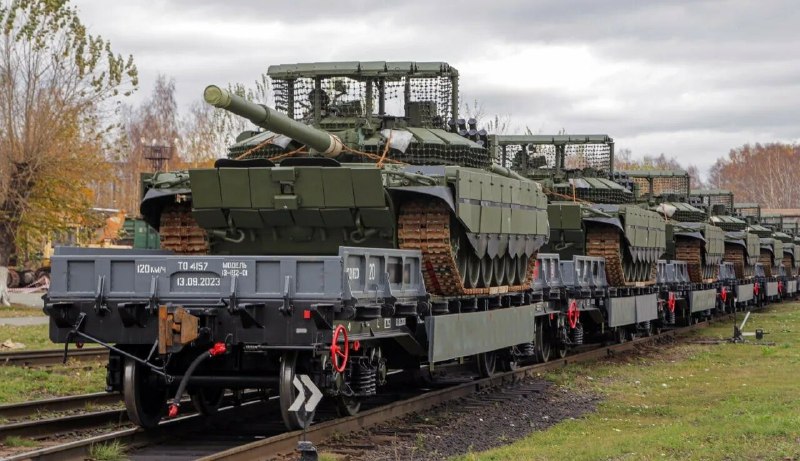 Модернизированные танки Т-80БВМ поступили на снабжение вооружённых сил