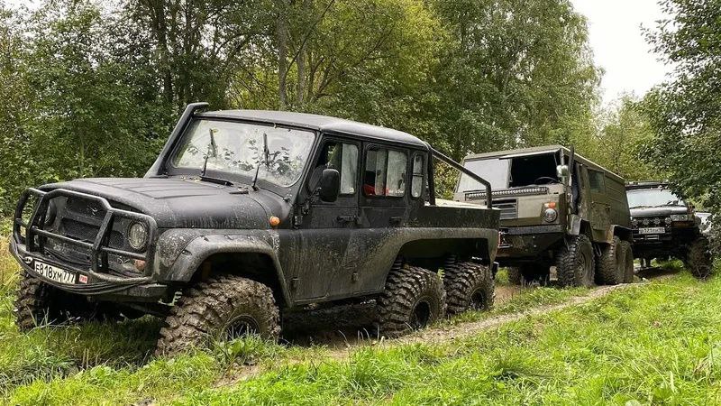 Уникальный трехосный УАЗ 6х6 на базе Land Cruiser продается в России
