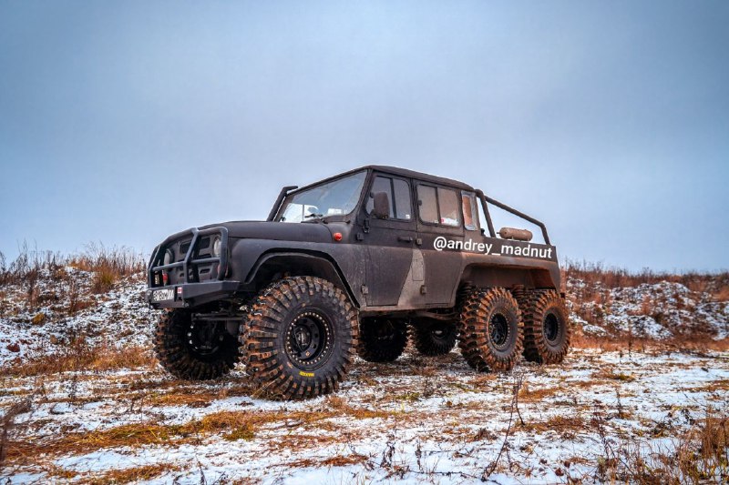 Уникальный трехосный УАЗ 6х6 на базе Land Cruiser продается в России