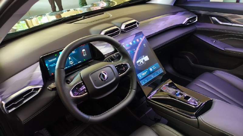 Объявлены цены на новые кроссоверы Dongfeng Mage и Huge для российского рынка
