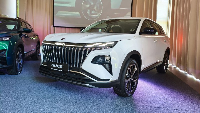 Объявлены цены на новые кроссоверы Dongfeng Mage и Huge для российского рынка