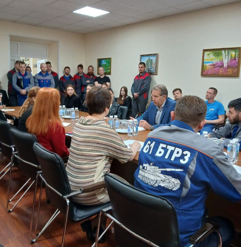 Александр Потапов встретился с молодежью 61-го БТРЗ