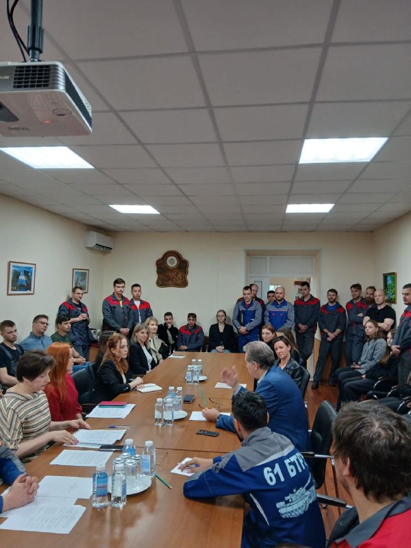 Александр Потапов встретился с молодежью 61-го БТРЗ