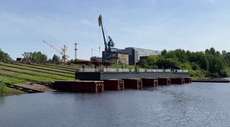 Спуск плавпричала для Соликамска на Пермской судоверфи