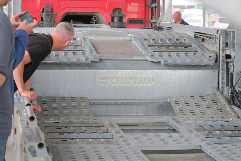 Запуск нового полуприцепа-автовоза на заводе Смартэко Запуск нового полуприцепа-автовоза на заводе Смартэко