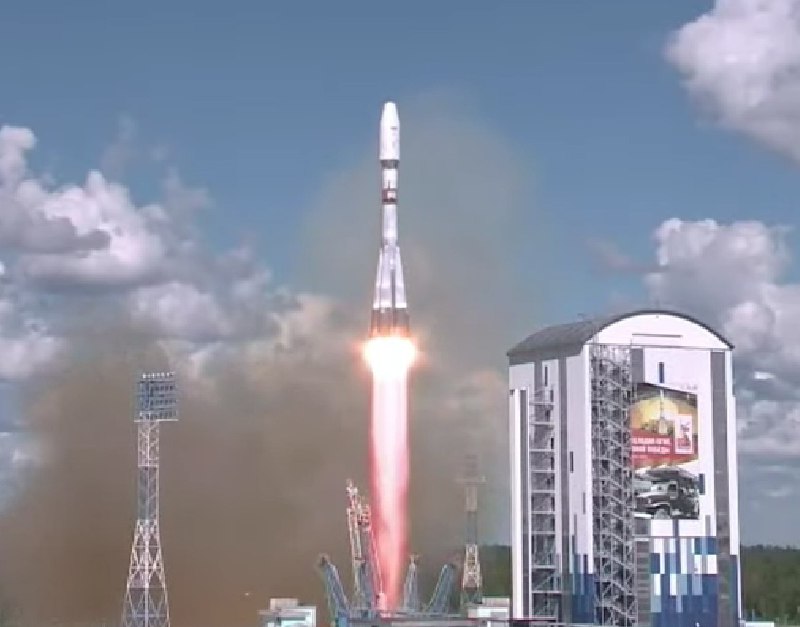 Запуск ракеты «Союз-2.1б» с гелиогеофизическими аппаратами