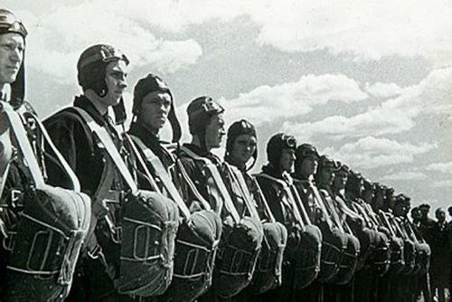 Викторина ко Дню парашютиста с призом