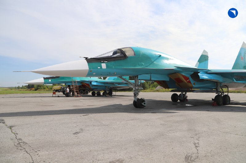 Новые истребители-бомбардировщики Су-34 поступили в Минобороны России