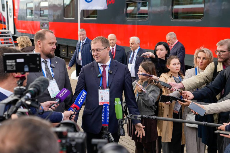Презентация новых пассажирских вагонов на международном железнодорожном салоне