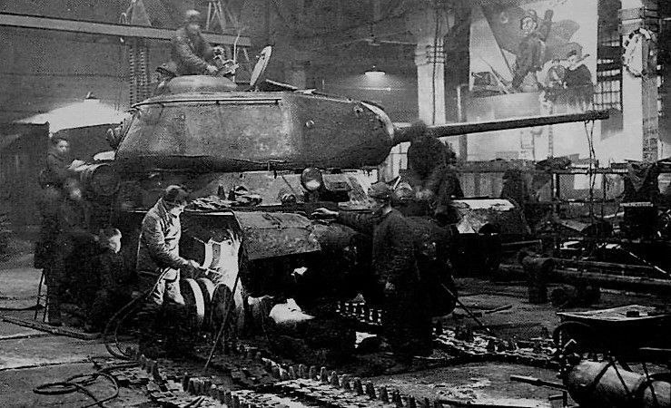 105 лет отечественного танкостроения: от «Рено Русского» до «Прорыва»