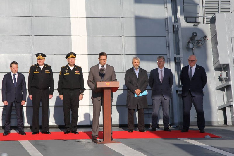 Передача патрульного корабля ледового класса «Иван Папанин» ВМФ России