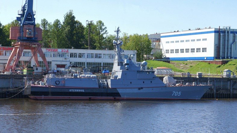 Спуск ракетного катера «Стрелок» на воду Спуск ракетного катера «Стрелок» на воду