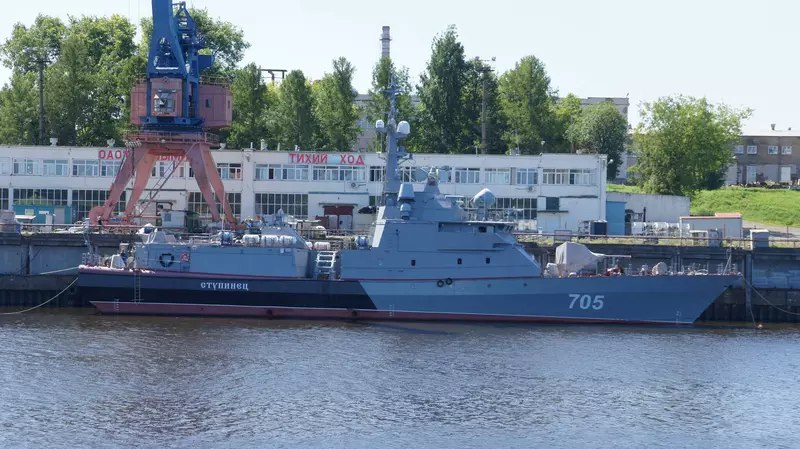 Спуск на воду ракетного катера «Стрелок» проекта 12418 на заводе «Вымпел» Спуск на воду ракетного катера «Стрелок» проекта 12418 на заводе «Вымпел»