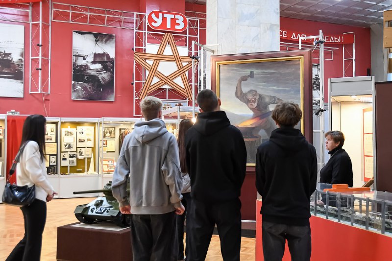 Посещение Новосибирскими школьниками завода по производству танков