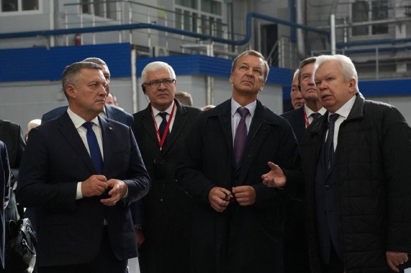 Российские сенаторы посетили Иркутский авиационный завод