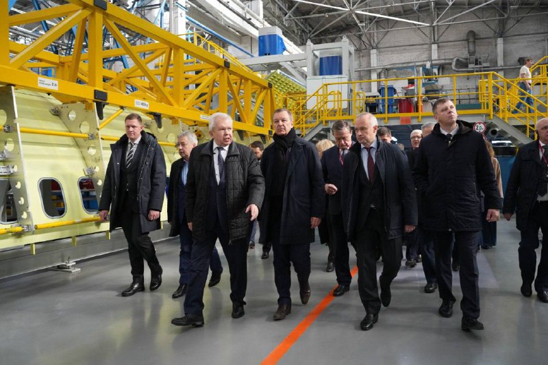 Российские сенаторы посетили Иркутский авиационный завод