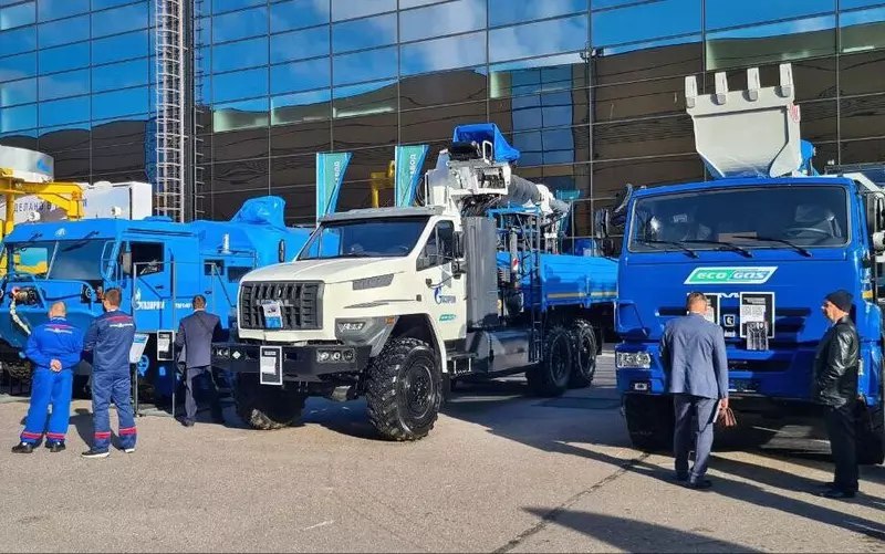 Галичский автокрановый завод продемонстрировал кран-манипулятор КМА-150-3 на ПМГФ-2025