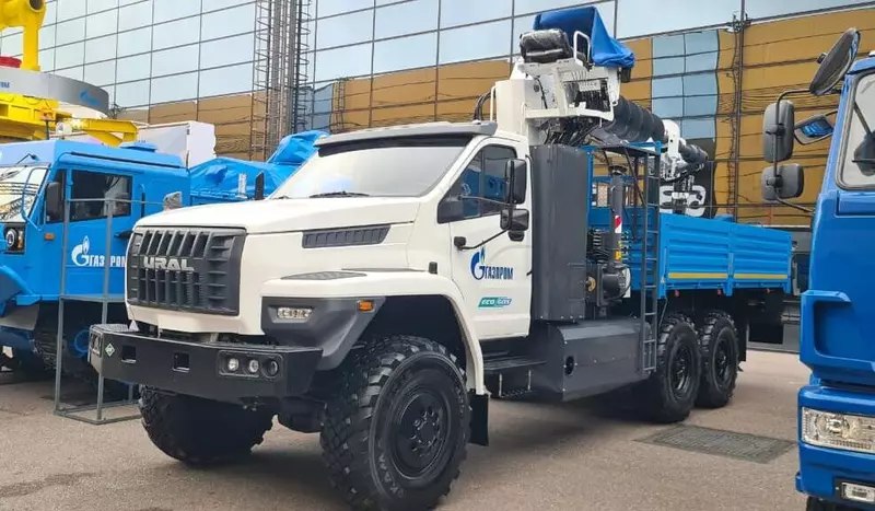 Галичский автокрановый завод продемонстрировал кран-манипулятор КМА-150-3 на ПМГФ-2025