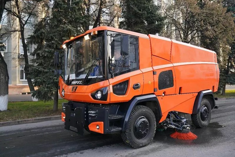 Новая техника для обслуживания улиц в Кузбассе Новая техника для обслуживания улиц в Кузбассе