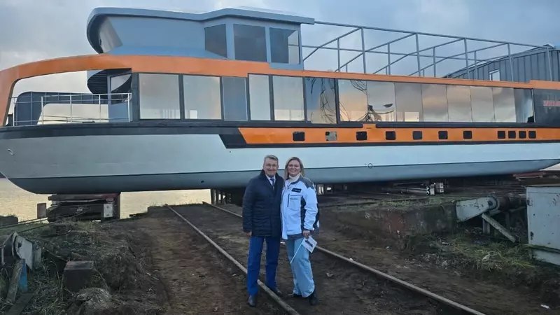 Спуск на воду судна «Минин» и закладка «Пожарского»