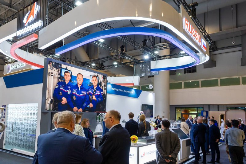 Роскосмос представил самый мощный ракетный двигатель на Dubai Airshow 2025