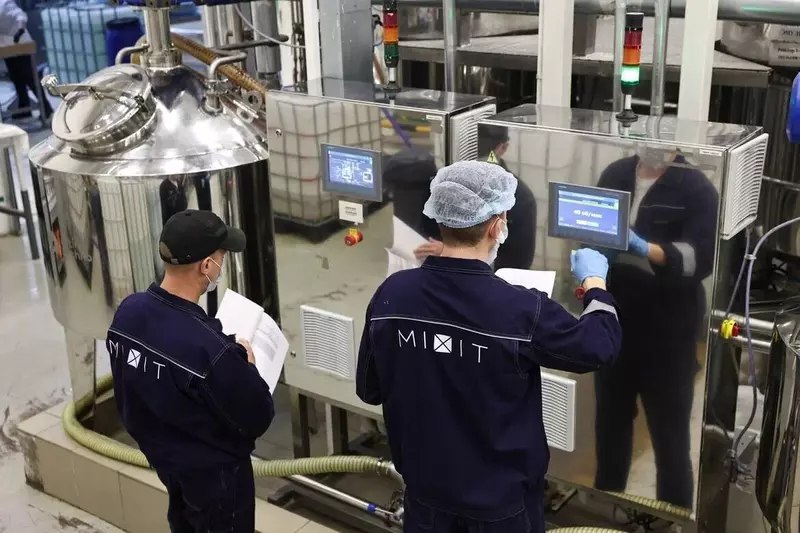 Открытие нового производственного комплекса косметики компанией Mixit