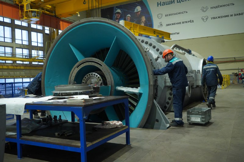 Первая газовая турбина ГТЭ-170 для ТЭЦ успешно испытана на ЛМЗ
