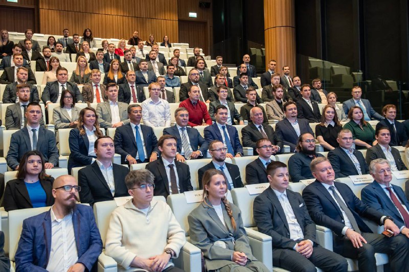 Диалог молодых специалистов ОДК с государственными деятелями