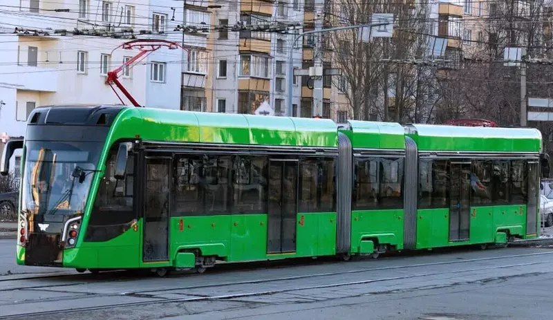 Передача первых новых трехсекционных трамваев для Челябинского метротрама