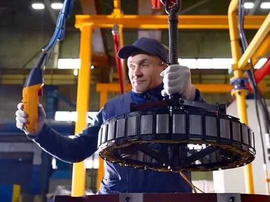 Запуск серийного производства безредукторных лебедок на Карачаровском заводе