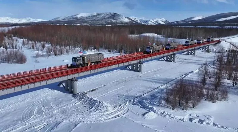 В Якутии открыты новые мосты через реки Томпо и Дюгандя