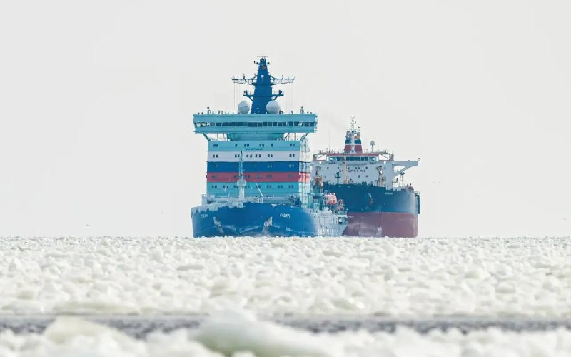 Шипспоттинг: ледокол «Сибирь» и морская техника ОСК