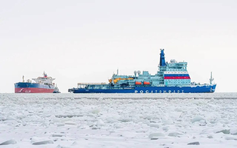 Шипспоттинг: ледокол «Сибирь» и морская техника ОСК