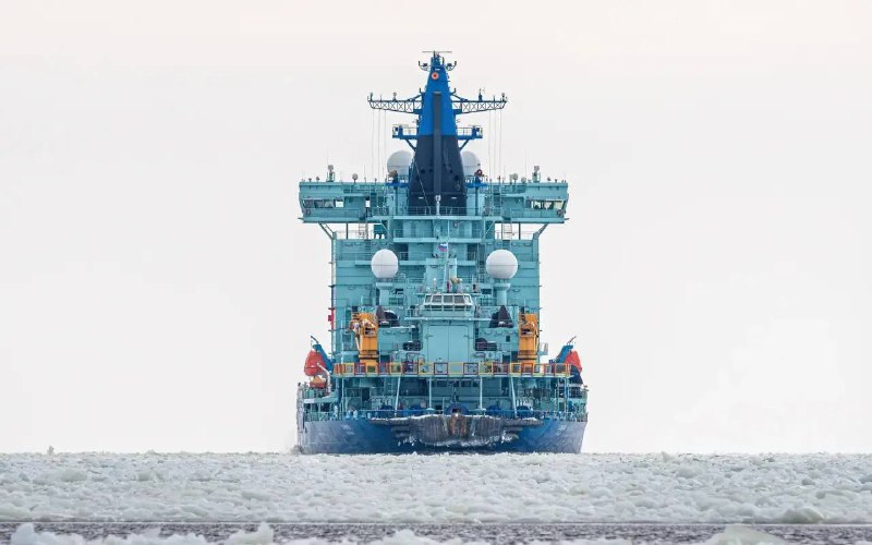 Шипспоттинг: ледокол «Сибирь» и морская техника ОСК