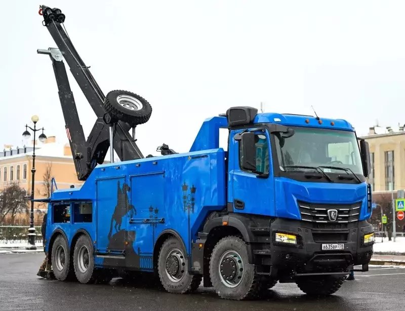 В России создан тяжелый эвакуатор на 60 тонн с колесной формулой 8×4 В России создан тяжелый эвакуатор на 60 тонн с колесной формулой 8×4