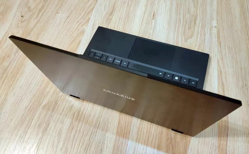 Обзор российского ноутбука-трансформера «Аквариус» AQbook NS483 второго поколения