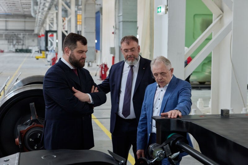 «Уральские локомотивы» запустили участок сварки тележек