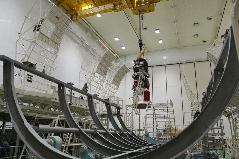 На Байконуре началась проверка герметичности корабля «Прогресс МС-35»