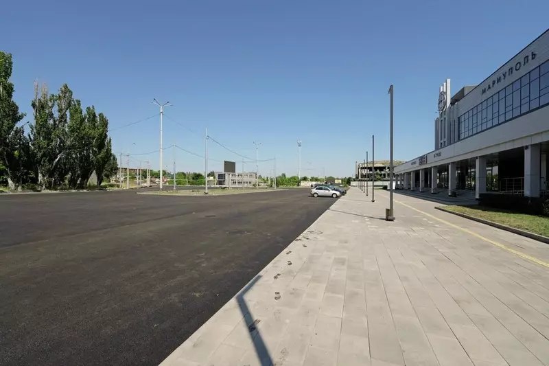 В Мариуполе завершили восстановление последнего участка дороги от вокзала до комбината Ильича В Мариуполе завершили восстановление последнего участка дороги от вокзала до комбината Ильича