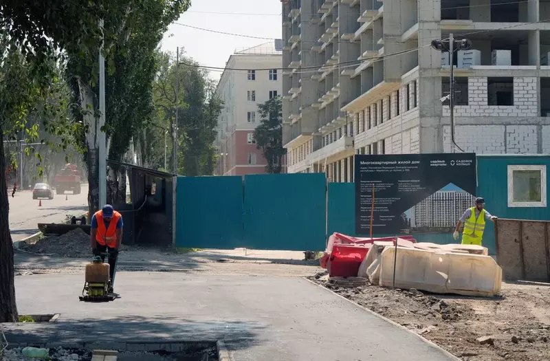 В Мариуполе завершили восстановление последнего участка дороги от вокзала до комбината Ильича В Мариуполе завершили восстановление последнего участка дороги от вокзала до комбината Ильича