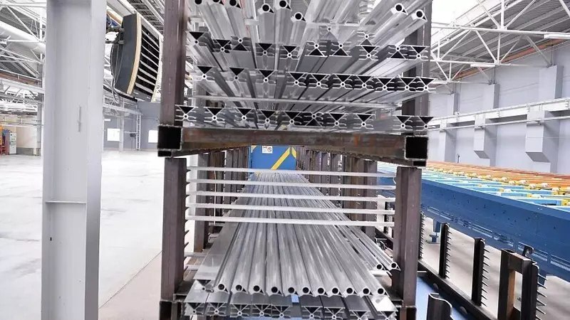 В Златоусте запустили производство особо прочного алюминиевого профиля