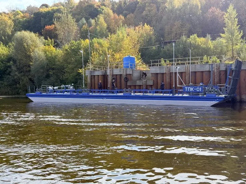 В Нижнем Новгороде на воду спустили баржу проекта RBD2808 В Нижнем Новгороде на воду спустили баржу проекта RBD2808